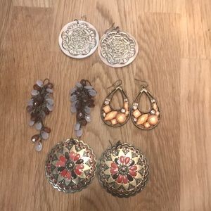 Set of earrings